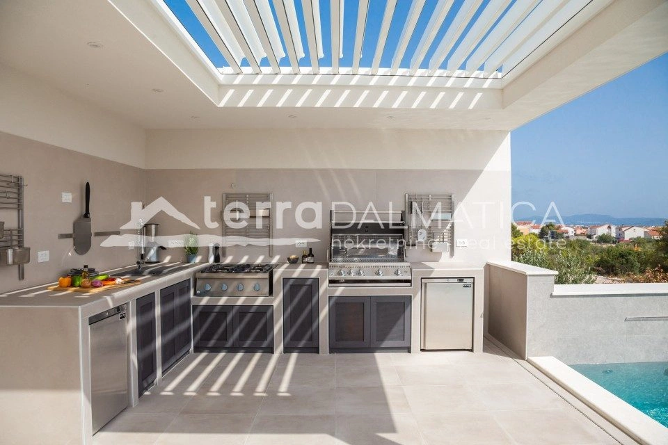 Traumvilla in Vodice – moderner Luxus nur wenige Schritte vom Meer entfernt