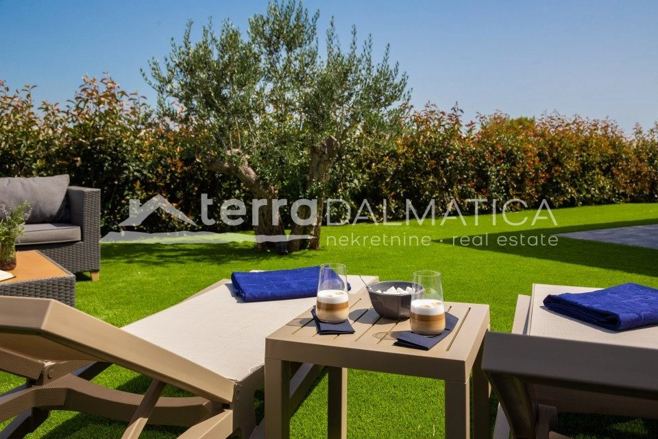 Traumvilla in Vodice – moderner Luxus nur wenige Schritte vom Meer entfernt