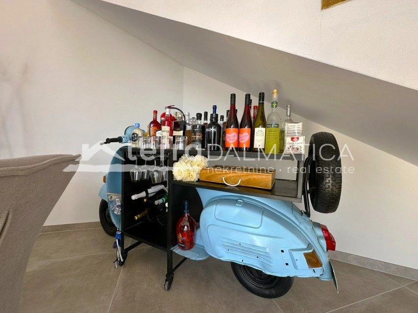 Das Meer unter Ihrem Fenster – eine luxuriöse Villa mit Swimmingpool in Dalmatien