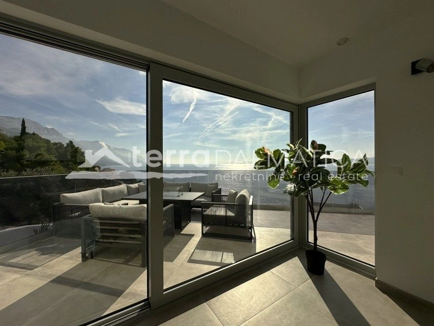 Das Meer unter Ihrem Fenster – eine luxuriöse Villa mit Swimmingpool in Dalmatien