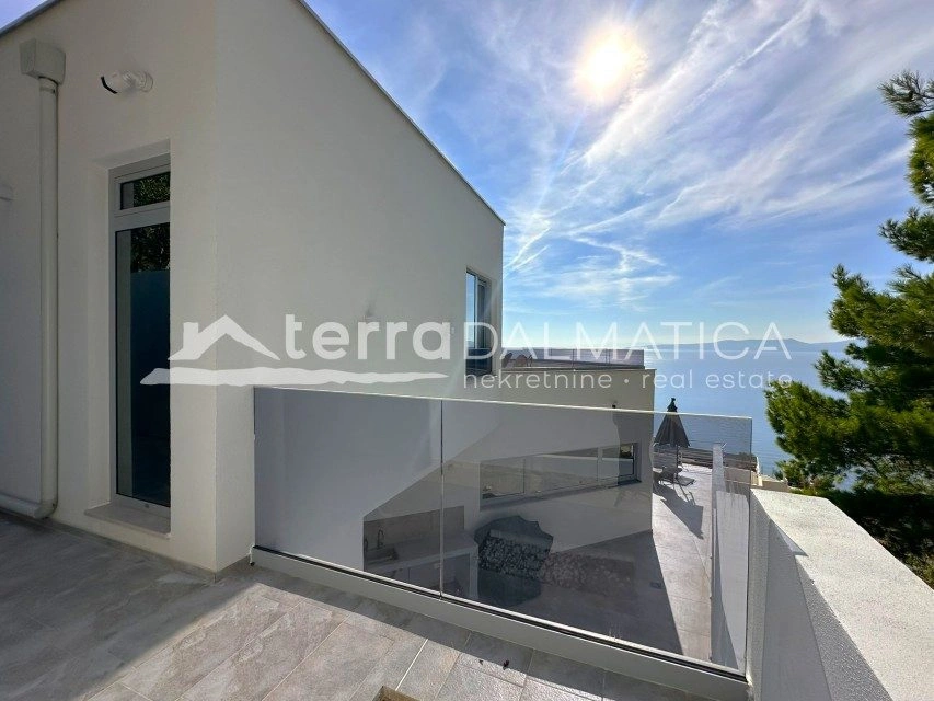 Das Meer unter Ihrem Fenster – eine luxuriöse Villa mit Swimmingpool in Dalmatien