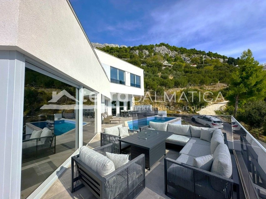 Das Meer unter Ihrem Fenster – eine luxuriöse Villa mit Swimmingpool in Dalmatien