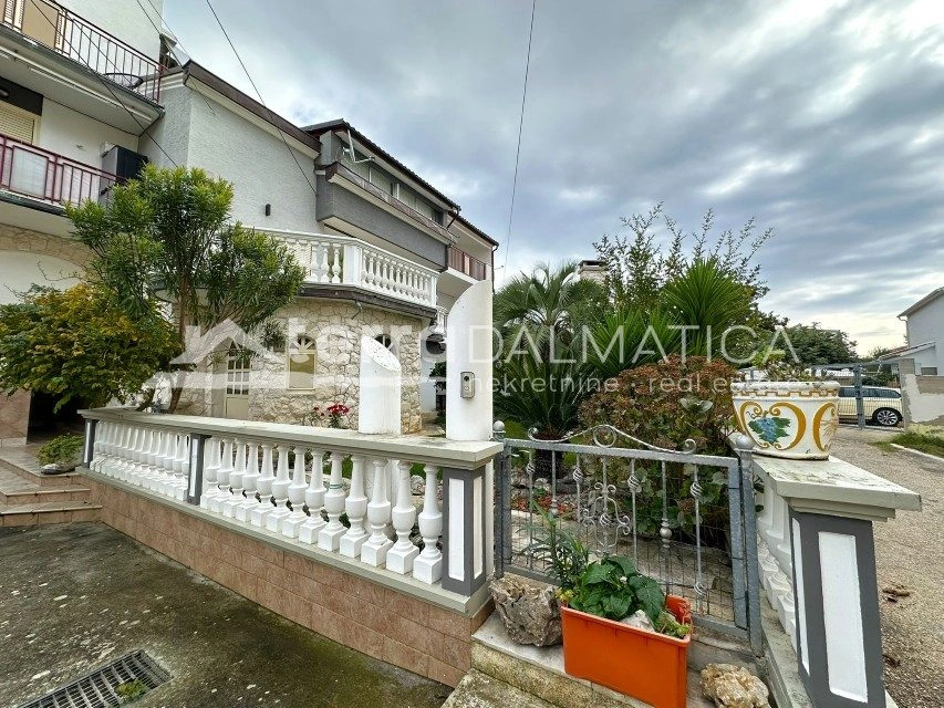 Wohnung 107,69 m² mit großem Garten und Terrasse – Srima