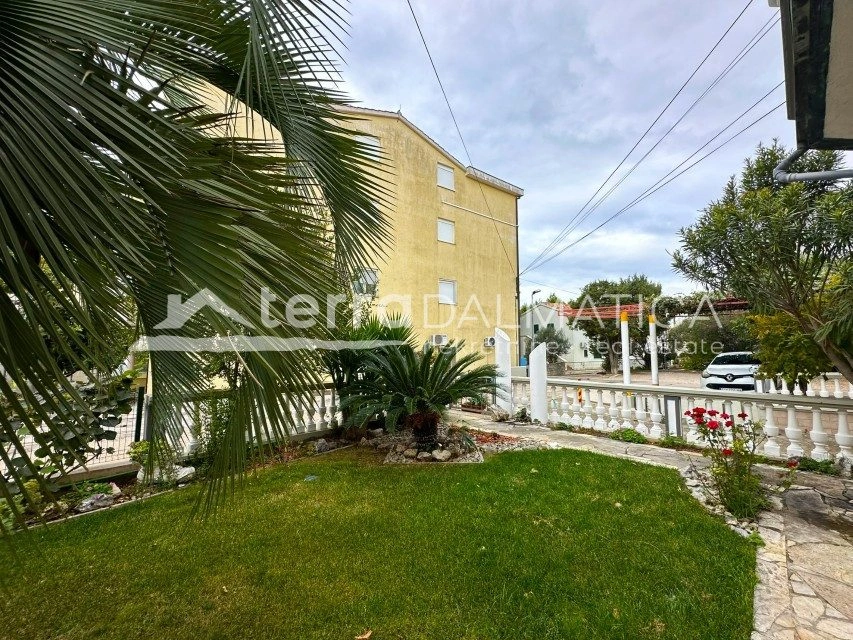 Wohnung 107,69 m² mit großem Garten und Terrasse – Srima