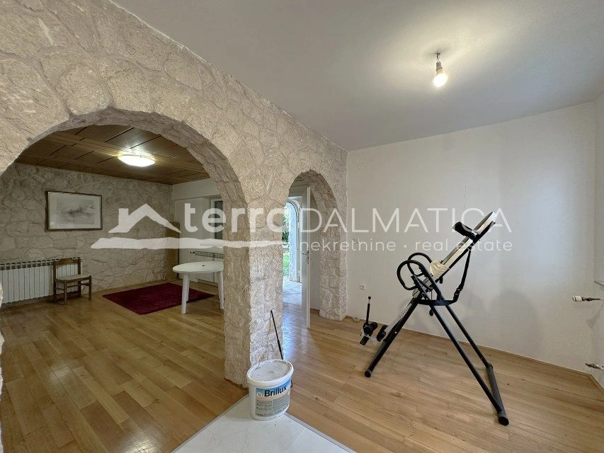 Wohnung 107,69 m² mit großem Garten und Terrasse – Srima