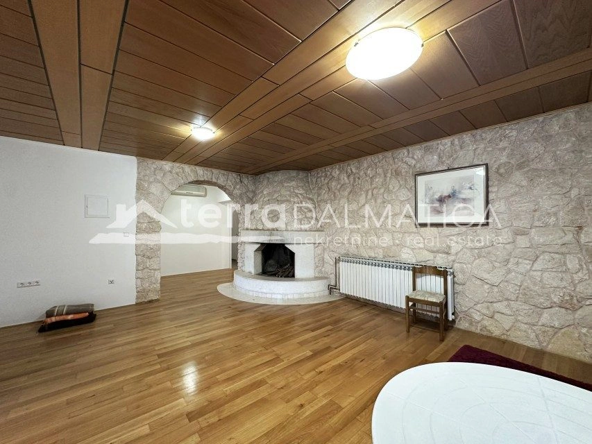 Wohnung 107,69 m² mit großem Garten und Terrasse – Srima