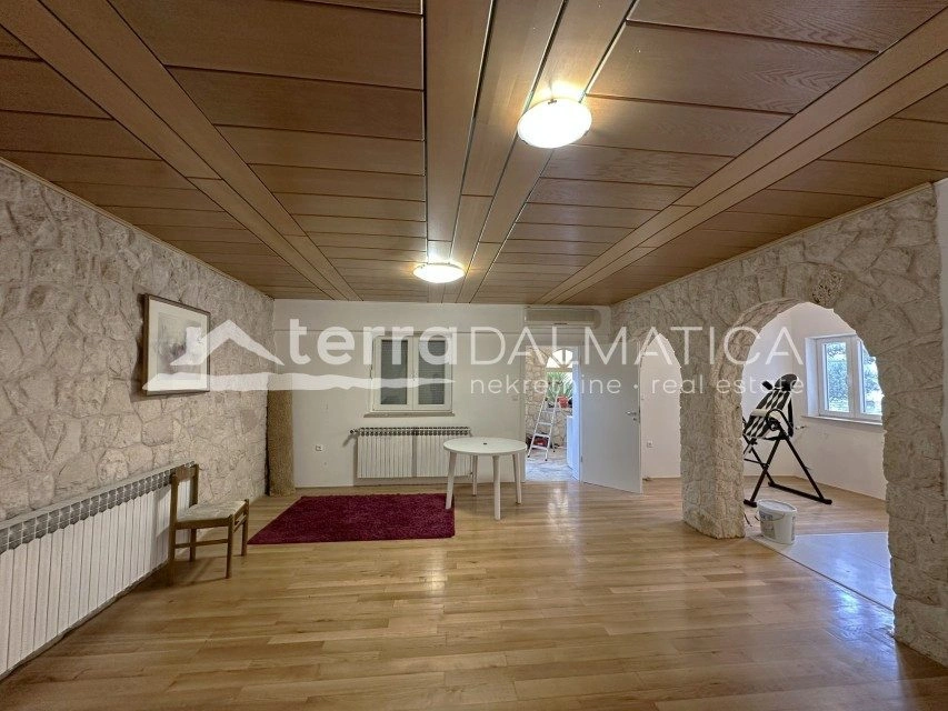 Wohnung 107,69 m² mit großem Garten und Terrasse – Srima