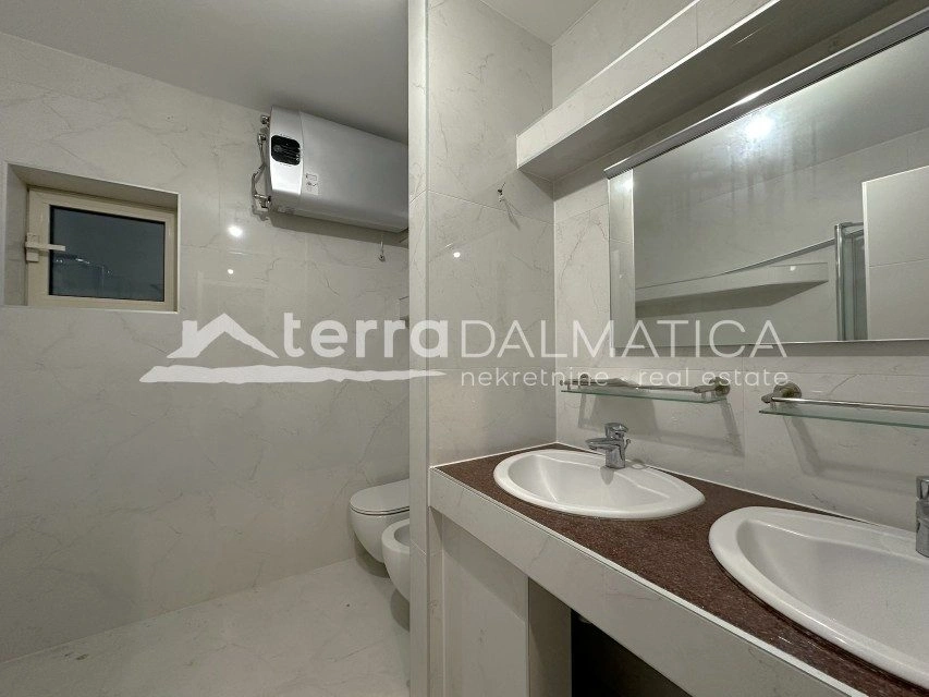 Wohnung 107,69 m² mit großem Garten und Terrasse – Srima