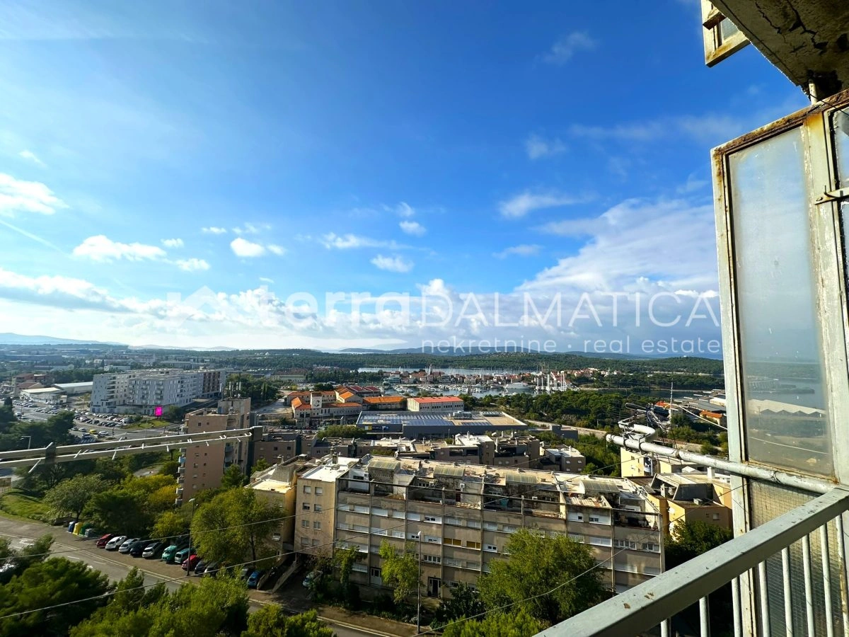 Zwei-Zimmer-Wohnung mit wunderschönem Blick auf Šibenik – 10. Stock, Aufzug