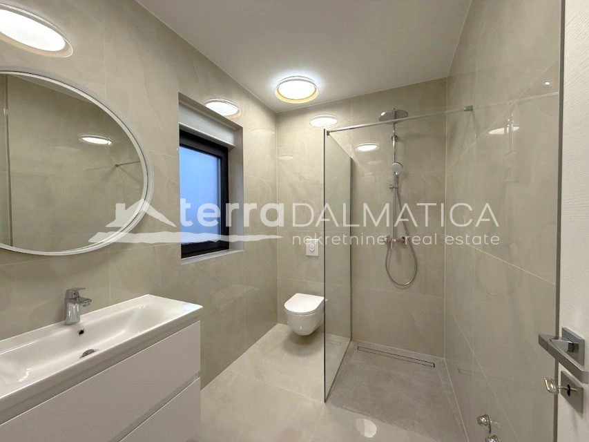 Umgebung von Rogoznica, Luxusvilla mit Infinity-Pool, 100 m vom Meer entfernt