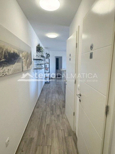 Ferienwohnung in Tisno – erste Reihe zum Meer, 10 m vom Strand entfernt