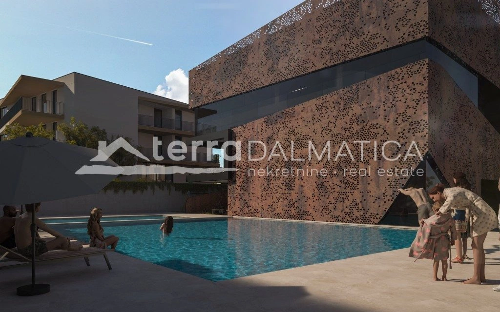 Moderne Wohnung im ersten Stock mit Terrassen – Vodice