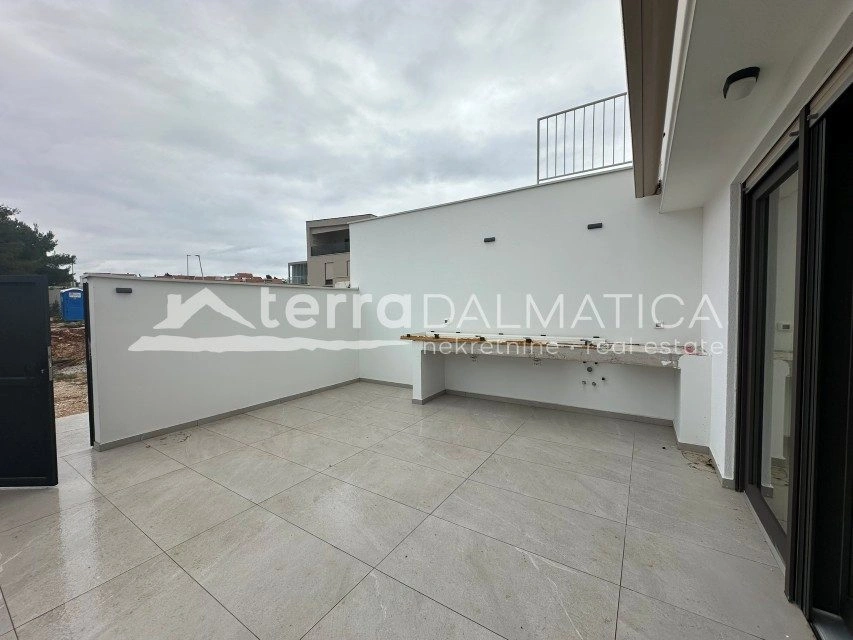 Apartmán v Brodarici - novostavba, terasa, 55 m od moře