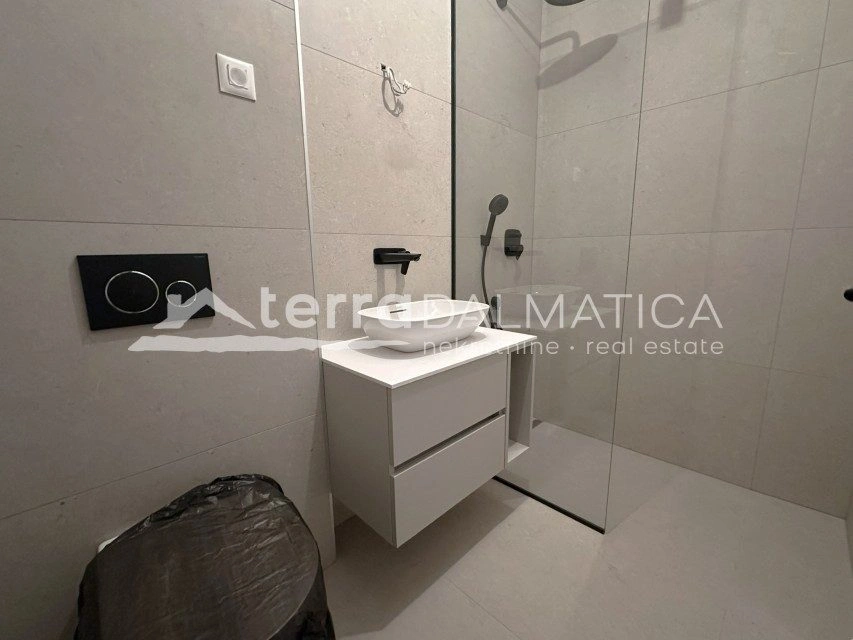 Maisonette-Wohnung mit Terrasse, Sommerküche und Meerblick