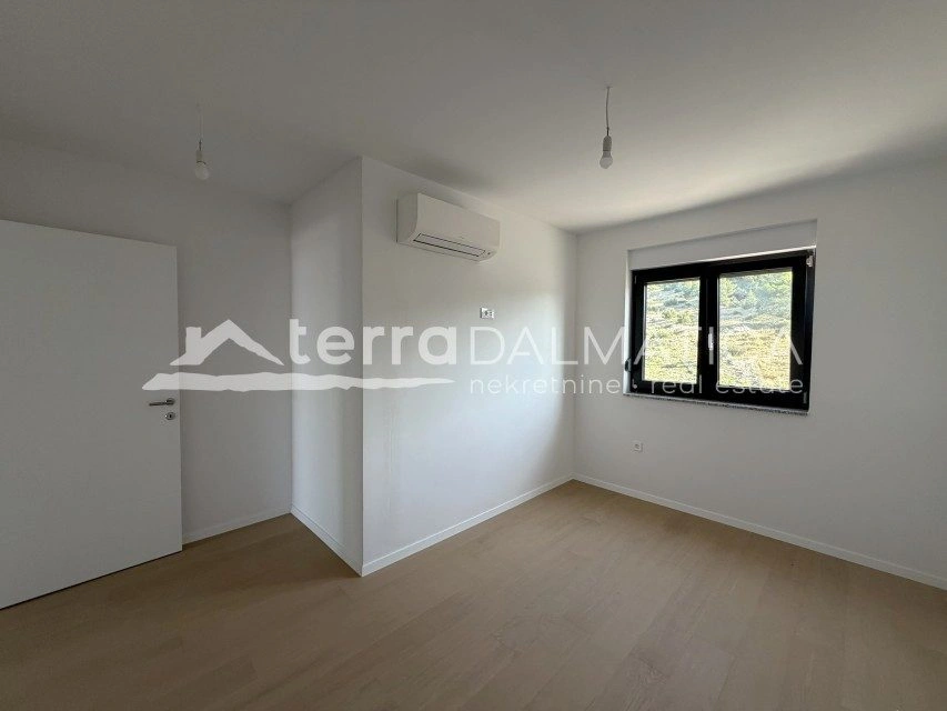 Žaborić, penthouse z pięknym widokiem na morze