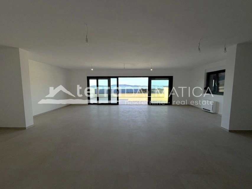 Žaborić, penthouse z pięknym widokiem na morze