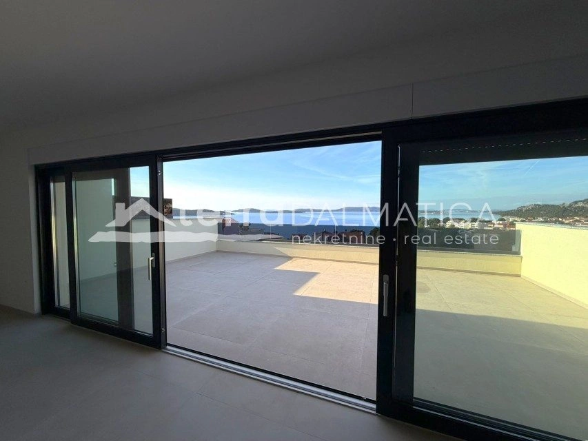 Žaborić, penthouse z pięknym widokiem na morze