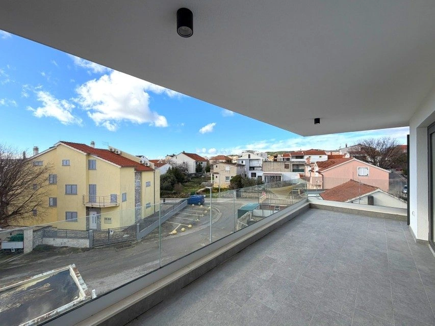 Penthouse, Vodice – Dachterrasse mit herrlicher Aussicht, zwei Minuten vom Zentrum entfernt