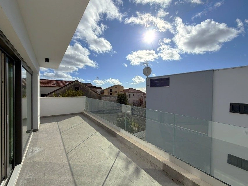 Penthouse, Vodice – 114 m² große Dachterrasse, Aufzug, 200 m vom Zentrum entfernt