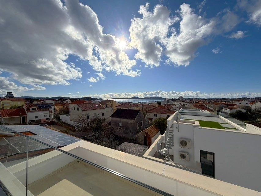 Penthouse, Vodice – großzügige Dachterrasse 115 m², in der Nähe des Zentrums