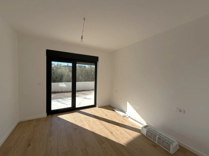 Schöne Wohnung in Tribunj zu verkaufen – ideal zum Wohnen oder für den Urlaub