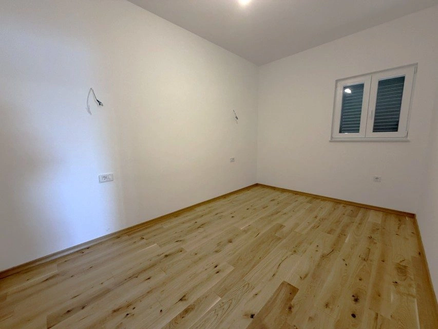 Drei-Zimmer-Apartment, Šparadići – erste Reihe zum Meer