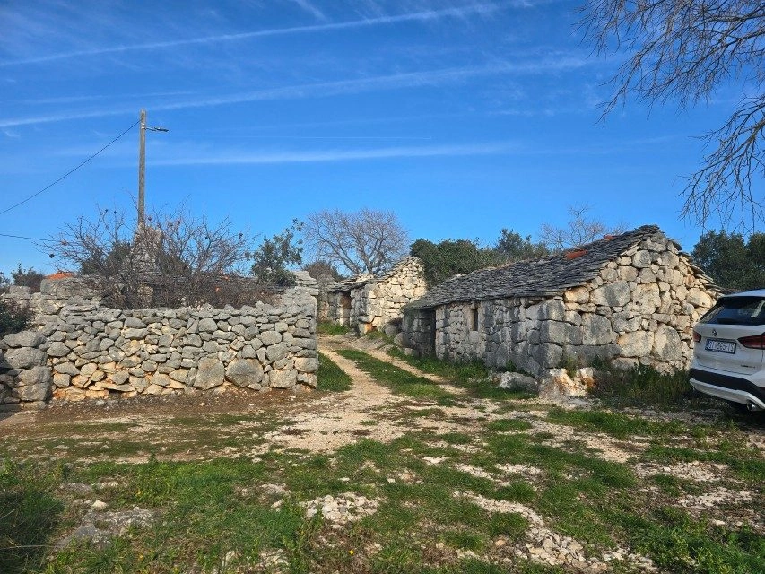 Grunt, Vinišće – pozwolenie na budowę