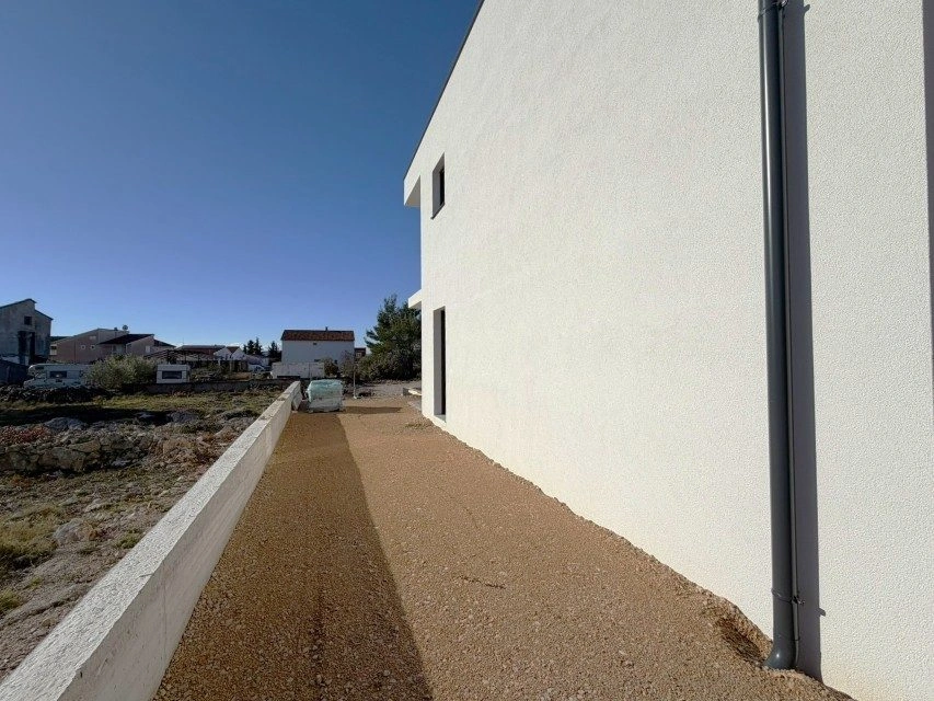 Doppelhaushälfte mit Pool, Garten und Meerblick - Vodice