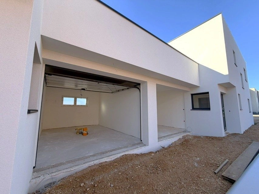 Doppelhaushälfte mit Pool, Garten und Meerblick - Vodice