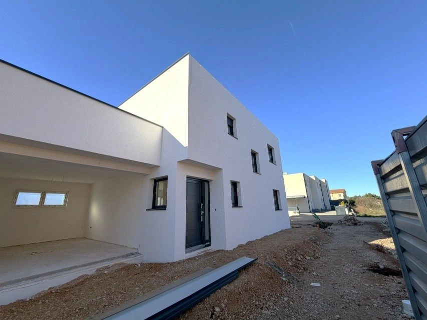 Doppelhaushälfte mit Pool, Garten und Meerblick - Vodice