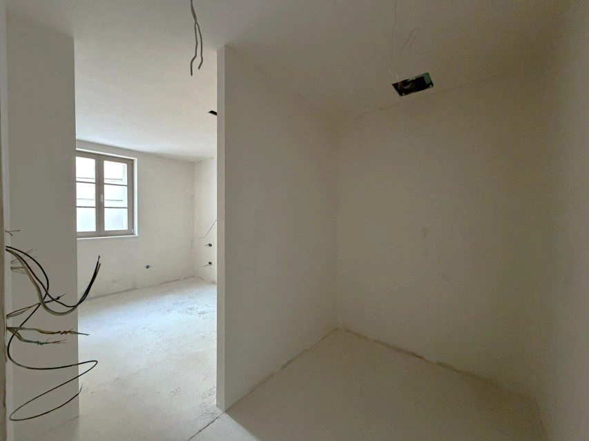 Wohnung in Šibenik – erste Reihe zum Meer, Neubau