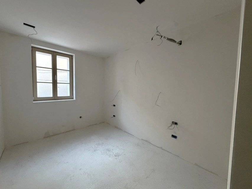 Wohnung in Šibenik – erste Reihe zum Meer, Neubau