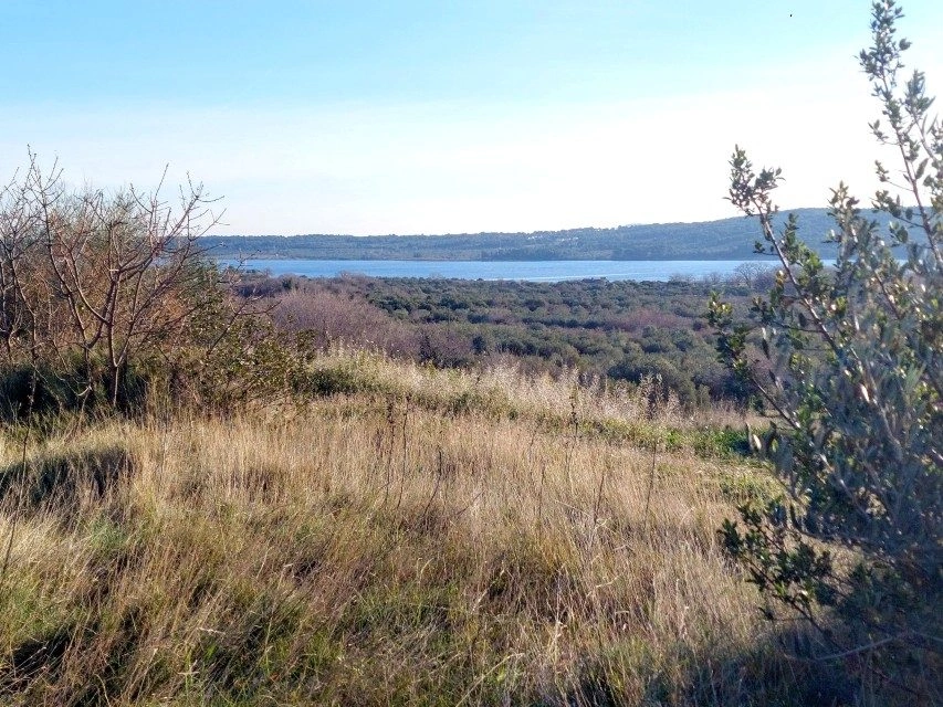 Baugrundstück bei Šibenik, 2250 m², mit Meerblick