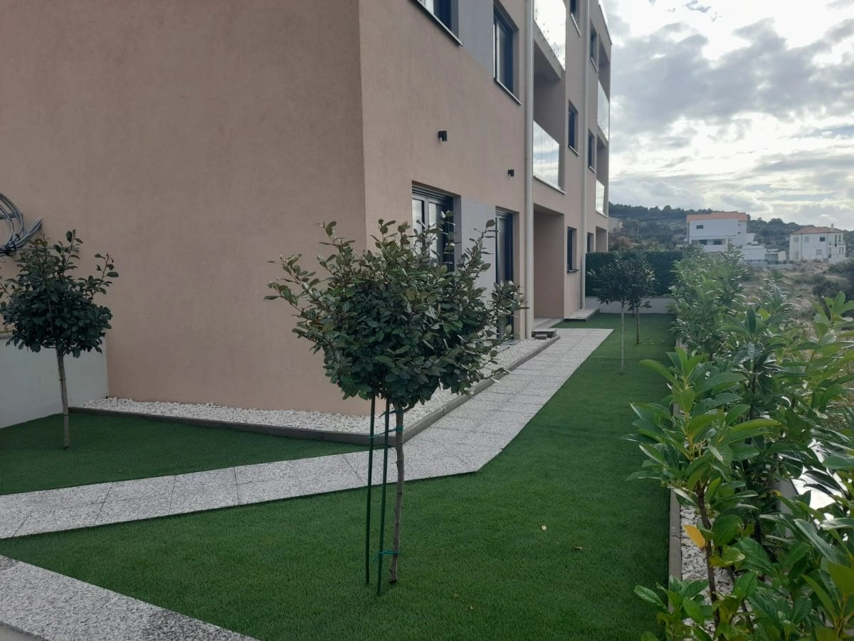 Primošten – Neubau – Zweizimmerwohnung mit offenem Meerblick