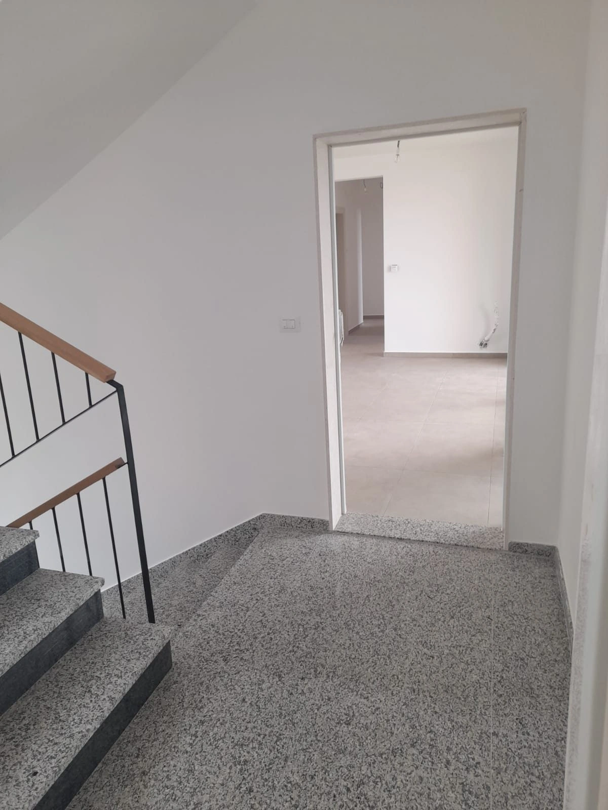 Primošten – Neubau – Zweizimmerwohnung mit offenem Meerblick