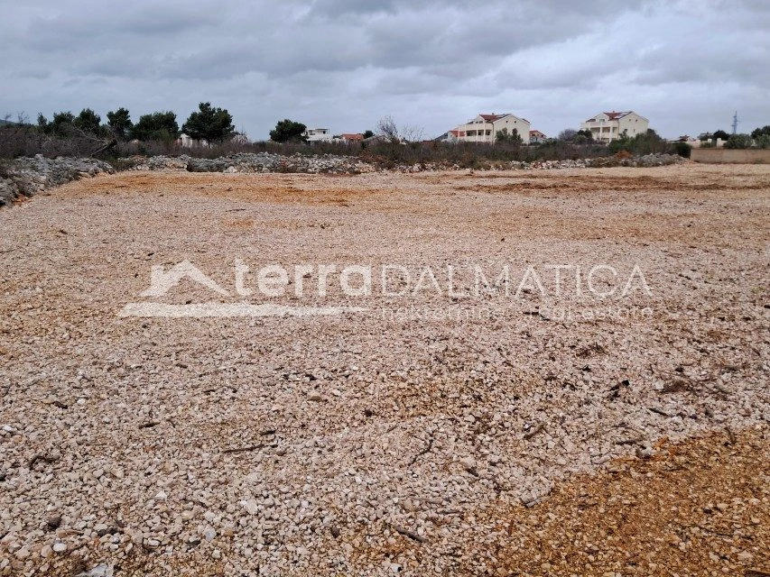 VODICE, Anlagegrundstück 3326 m² – Erwerb von Parzellen von 600 m² möglich