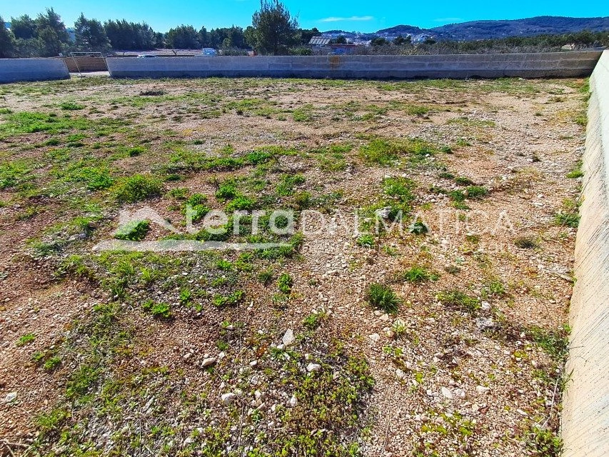 VODICE – Baugrundstück mit gültiger Baugenehmigung und Projekt für ein modernes Haus mit Swimmingpool