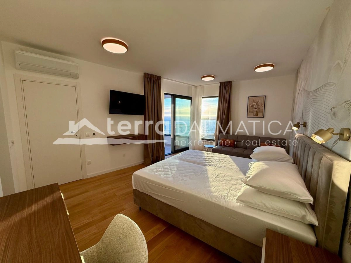 Umgebung von Rogoznica, Luxusvilla mit Infinity-Pool, 100 m vom Meer entfernt