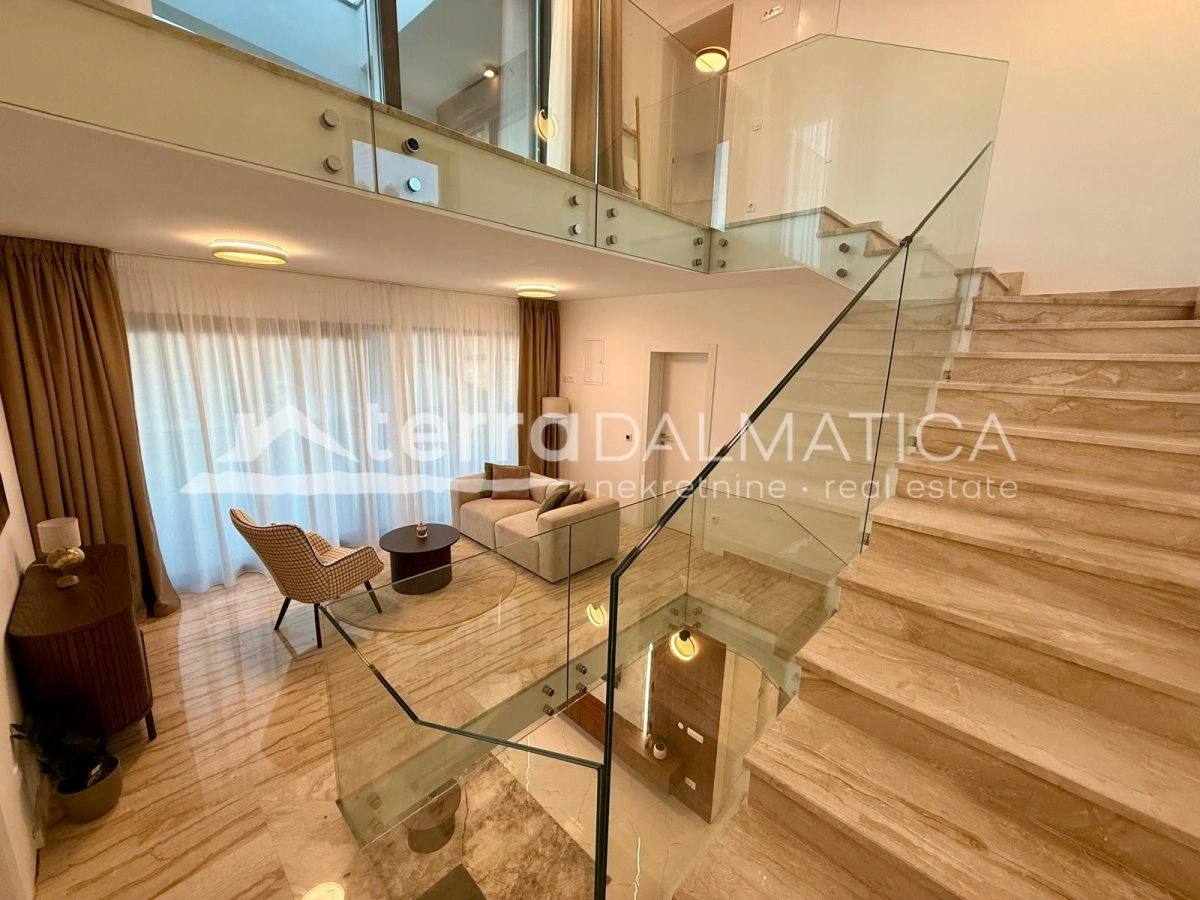 Umgebung von Rogoznica, Luxusvilla mit Infinity-Pool, 100 m vom Meer entfernt