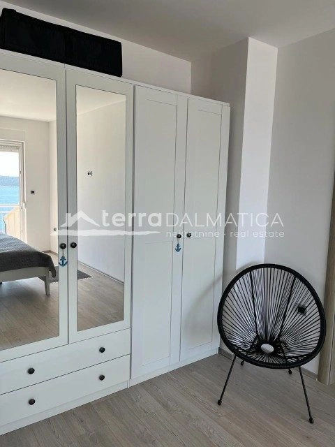 Moderna vila, Trogir – bazen, 50 m od mora