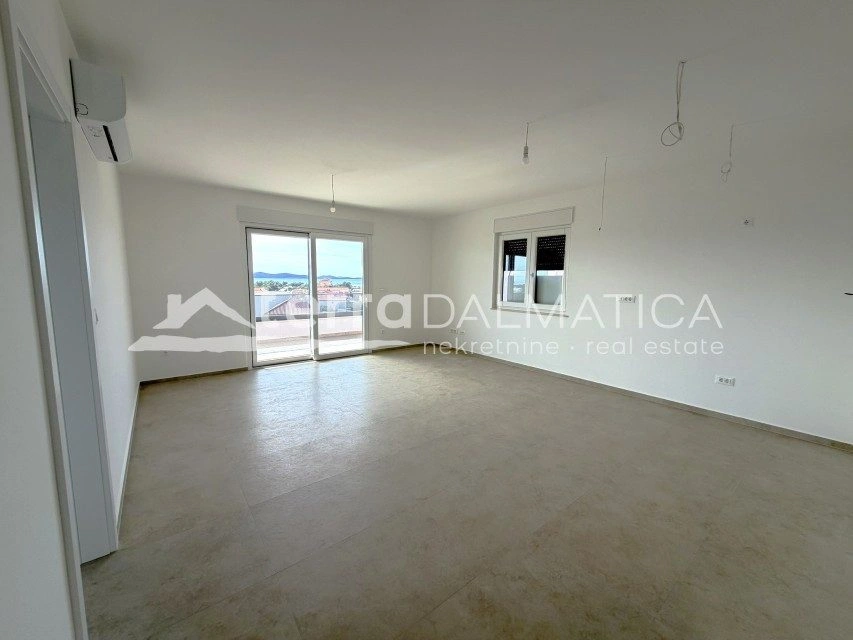 Drei-Zimmer-Apartment, Tribunj – Meerblick