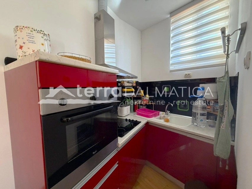 Steinhaus mit separater Wohnung, Šibenik – 50 m vom Meer entfernt