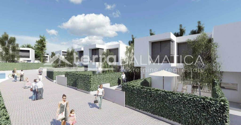 Projekt vila u nizu, Tribunj – privatni bazen i vrt