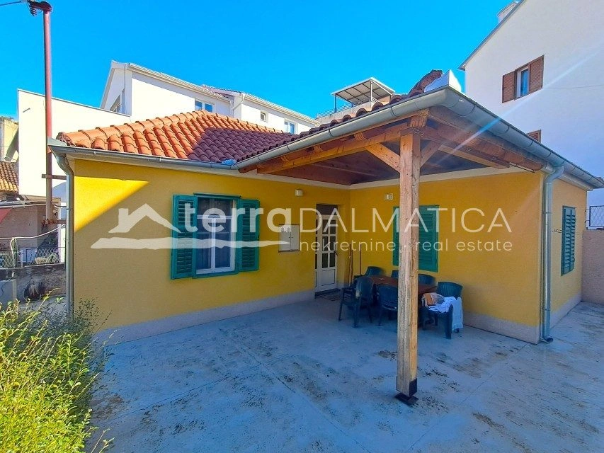 Haus, Šibenik – zentrumsnah, großer Garten