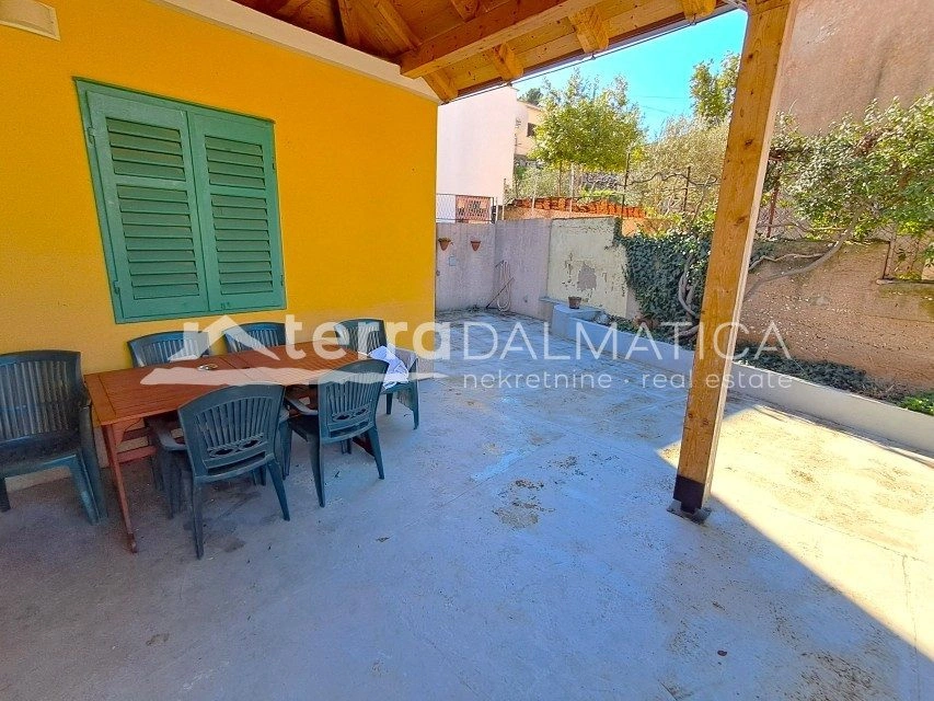 Haus, Šibenik – zentrumsnah, großer Garten