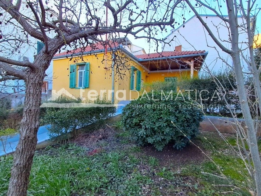 Haus, Šibenik – zentrumsnah, großer Garten