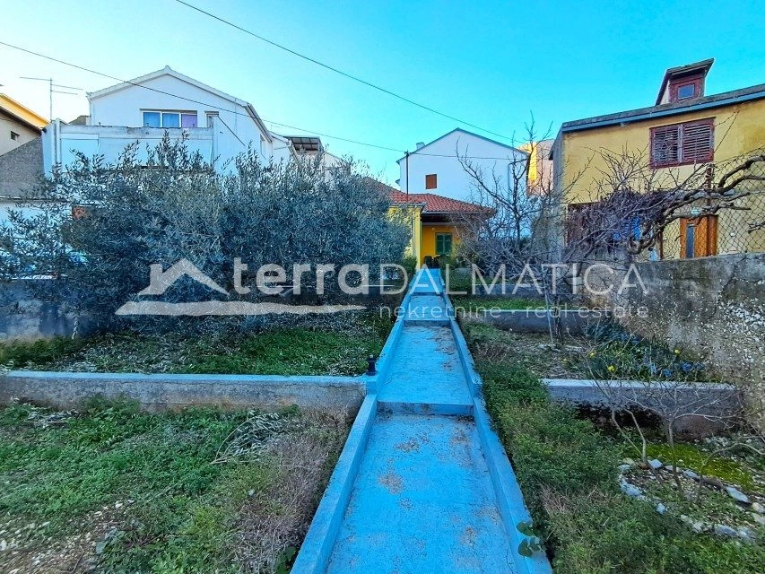 Haus, Šibenik – zentrumsnah, großer Garten