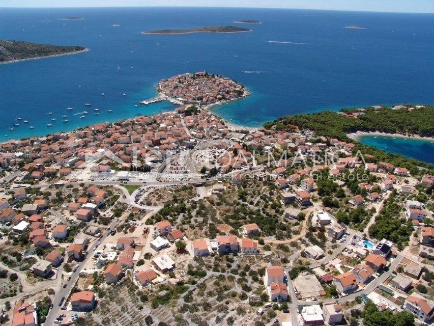 Moderan stan, Primošten – pogled na more, vrt