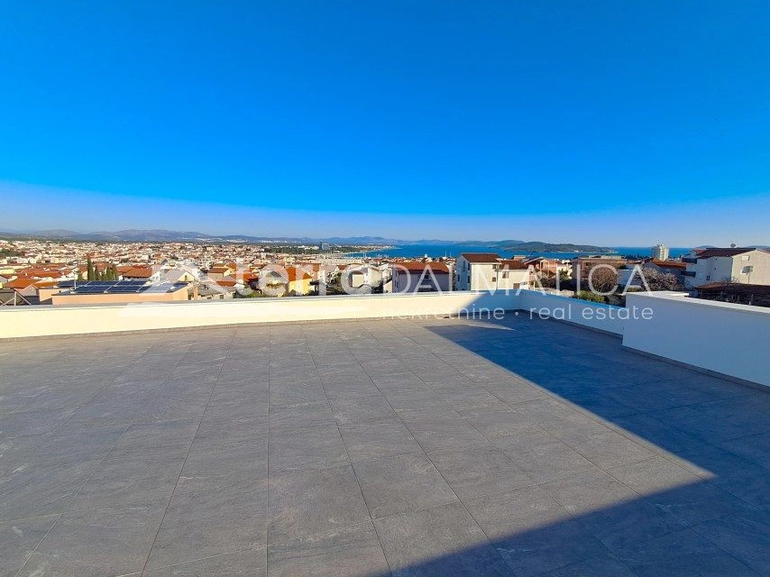 Wohnung in Vodice – Neubau mit Panoramablick