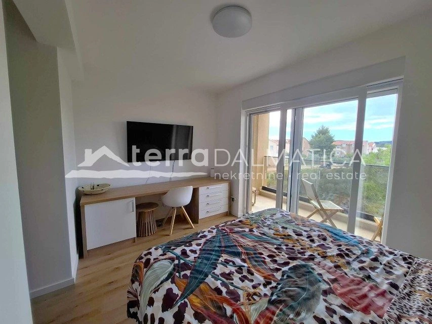 Familienhaus in Vodice – mit Swimmingpool, in Strandnähe